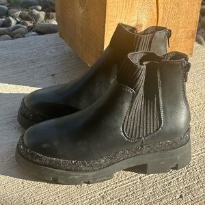 NEW-Steve Madden Sz 2 Black Girls Boots sparkle